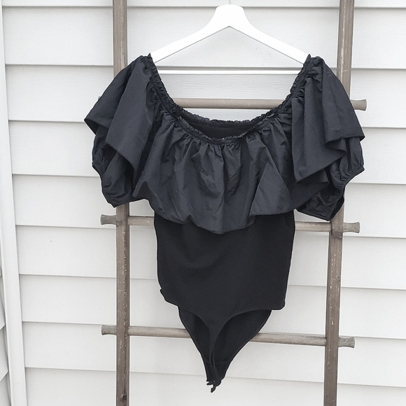 Free People Poof Goes My Heart Ruffle Black Bodysuit Size L - Picture 4 of 6